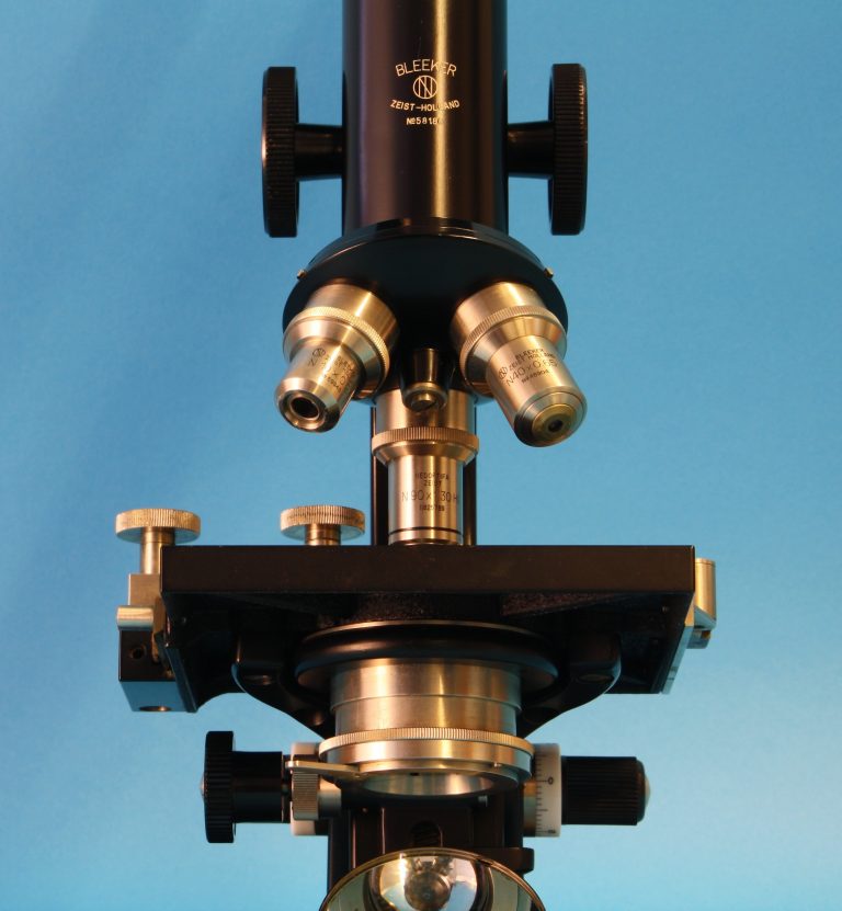 Compound Achromatic Microscope Stand S With Binocular Tube